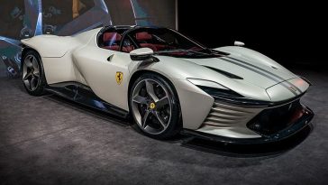 Ibrahimovic Adquire Ferrari SP3 Daytona